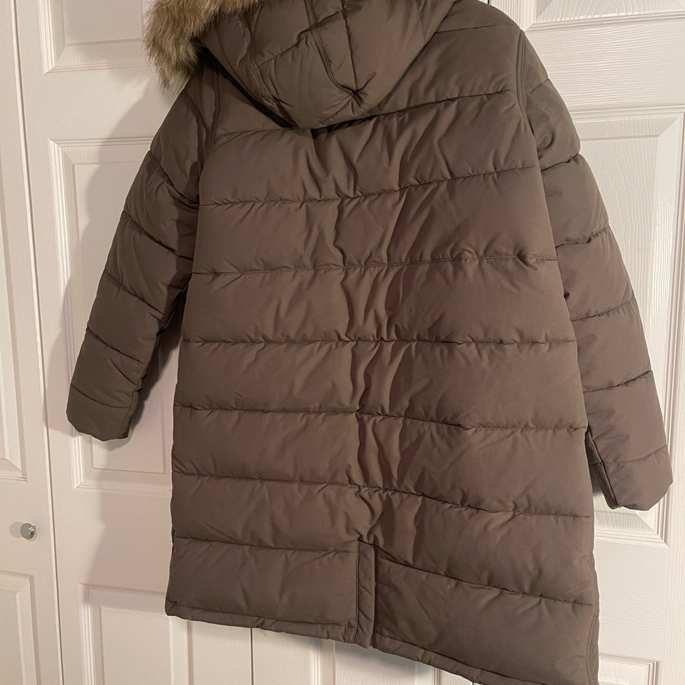 NWT Carhartt Women’s Montana Relaxed Fit Insulated Coat with Faux Fur-Trim Hood - Picture 4 of 7